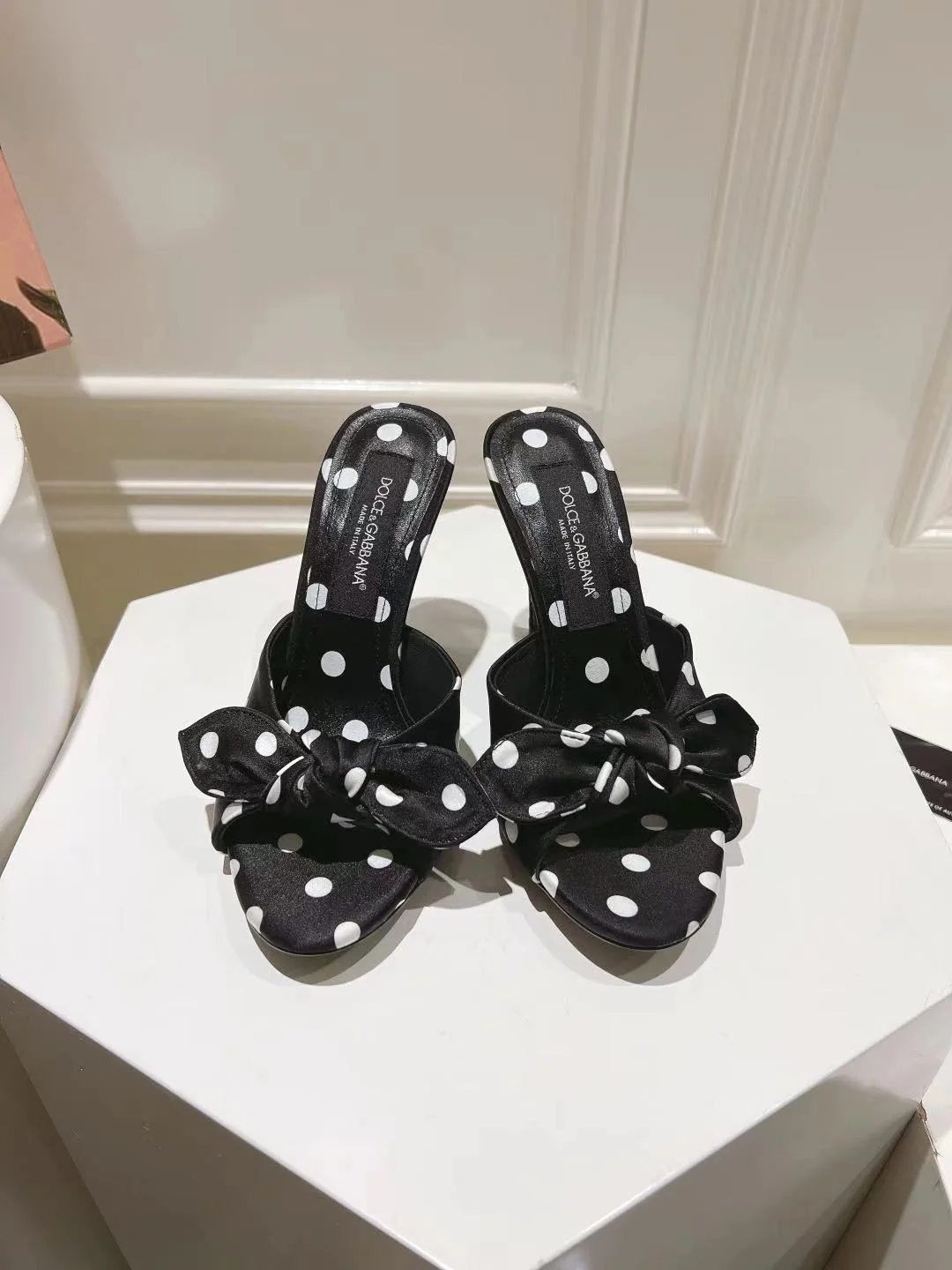 SmoothTexture Dolce Gabbana Slippers 22944