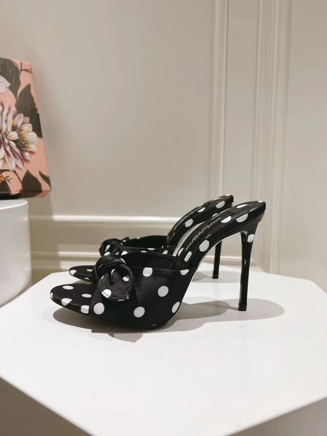SmoothTexture Dolce Gabbana Slippers 22944
