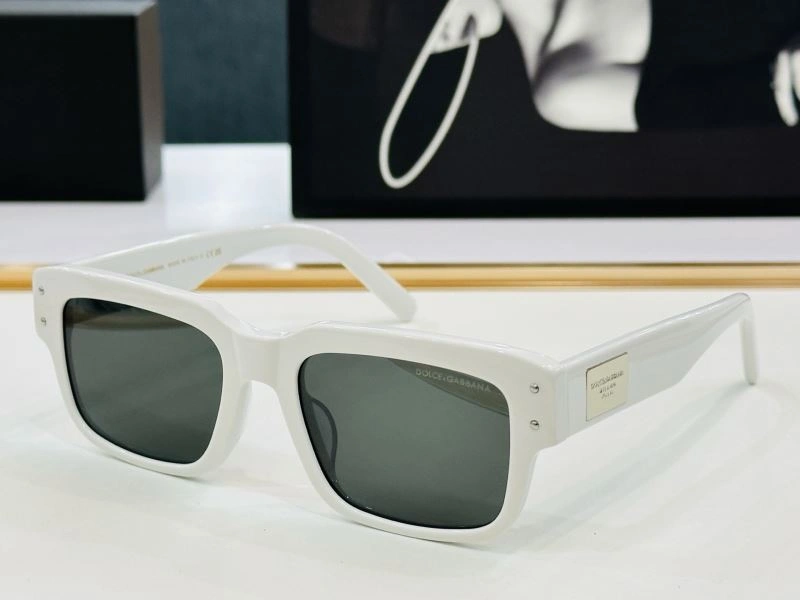 Dolce Gabbana Sunglasses Chic 279157