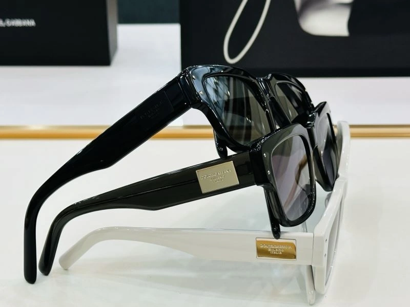 Dolce Gabbana Sunglasses Chic 279157