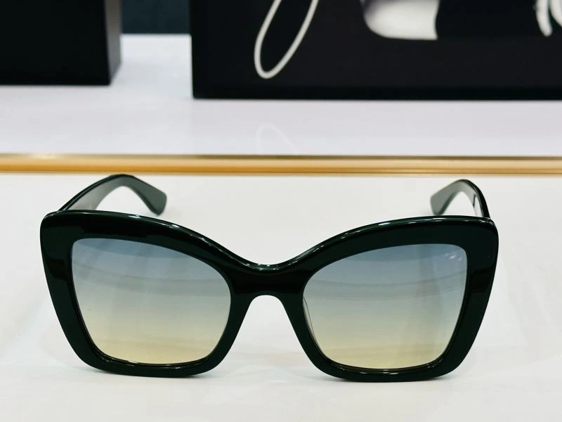 Lightweight Dolce Gabbana Sunglasses 279181