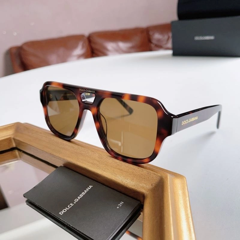 Versatile Dolce Gabbana Sunglasses 279170