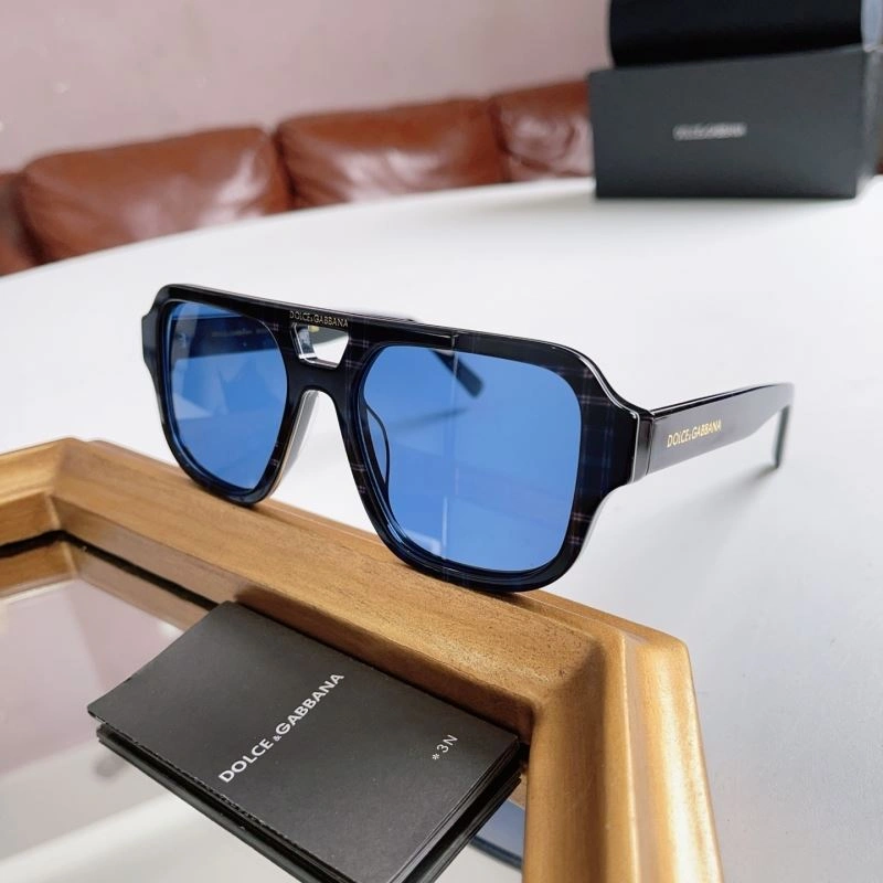 Versatile Dolce Gabbana Sunglasses 279170