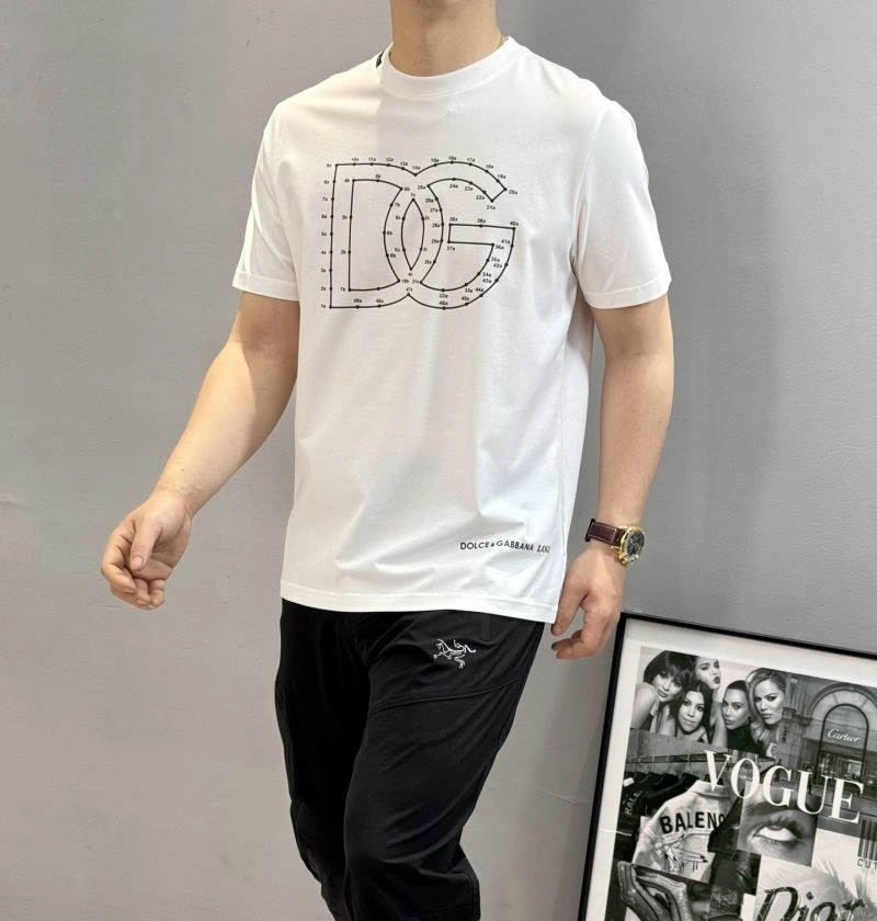 Effortless Dolce Gabbana T-Shirts 119608