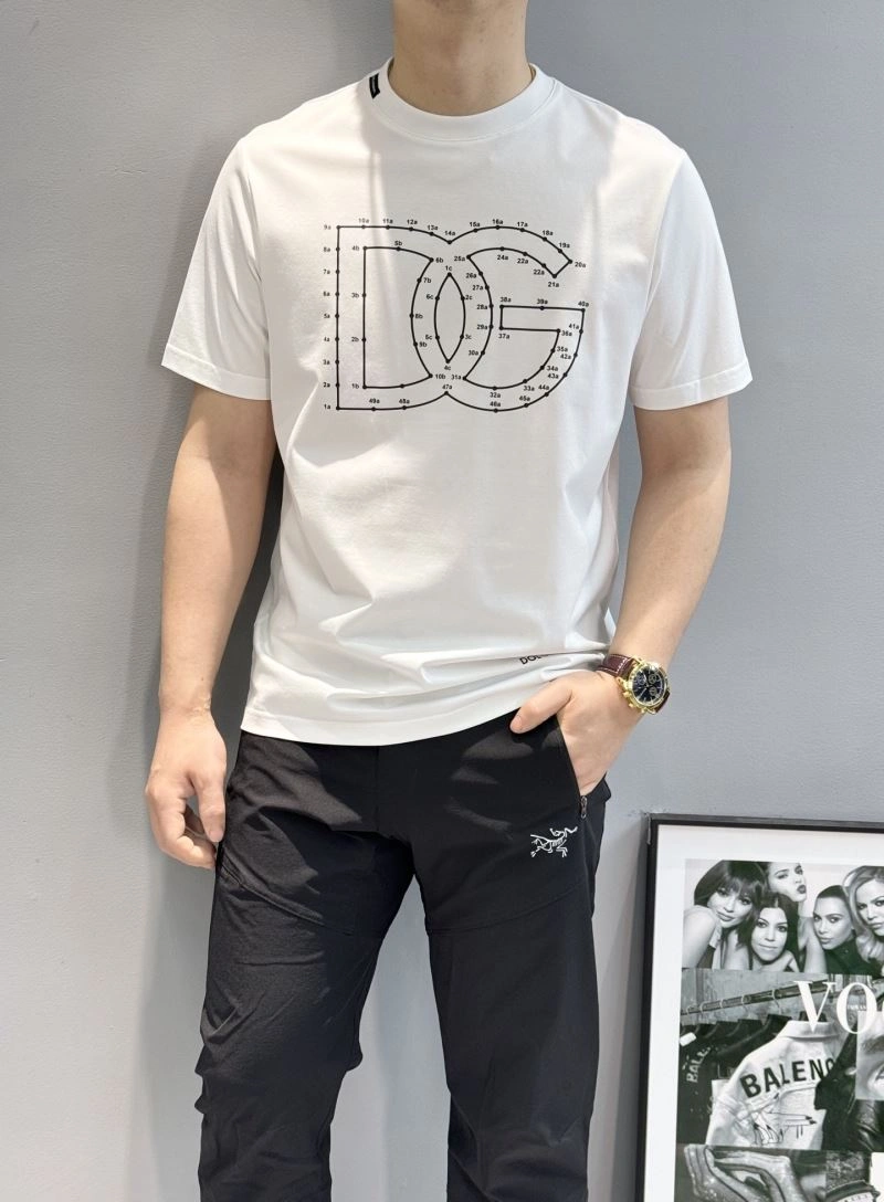 Effortless Dolce Gabbana T-Shirts 119608