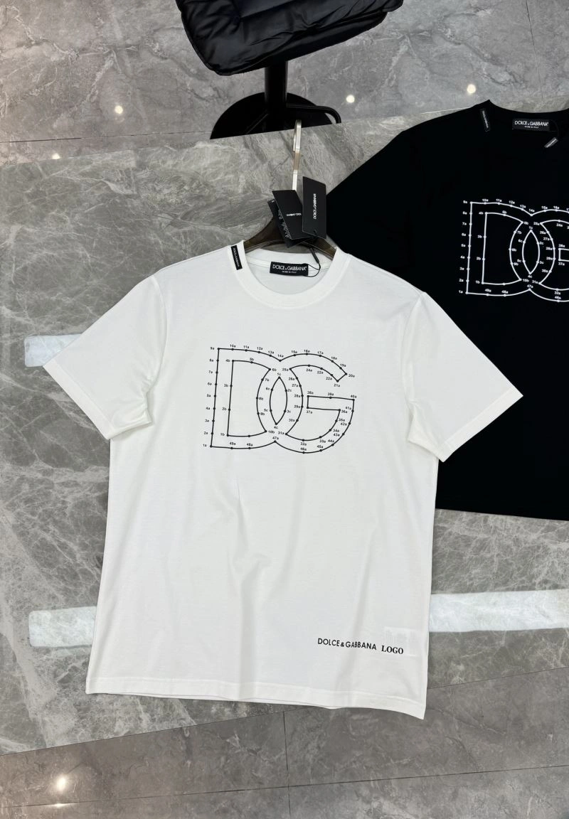Effortless Dolce Gabbana T-Shirts 119608