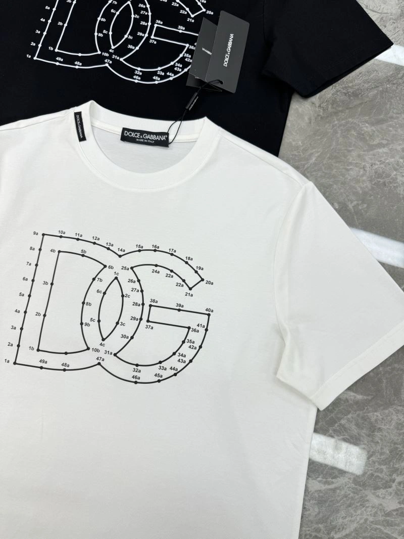Effortless Dolce Gabbana T-Shirts 119608
