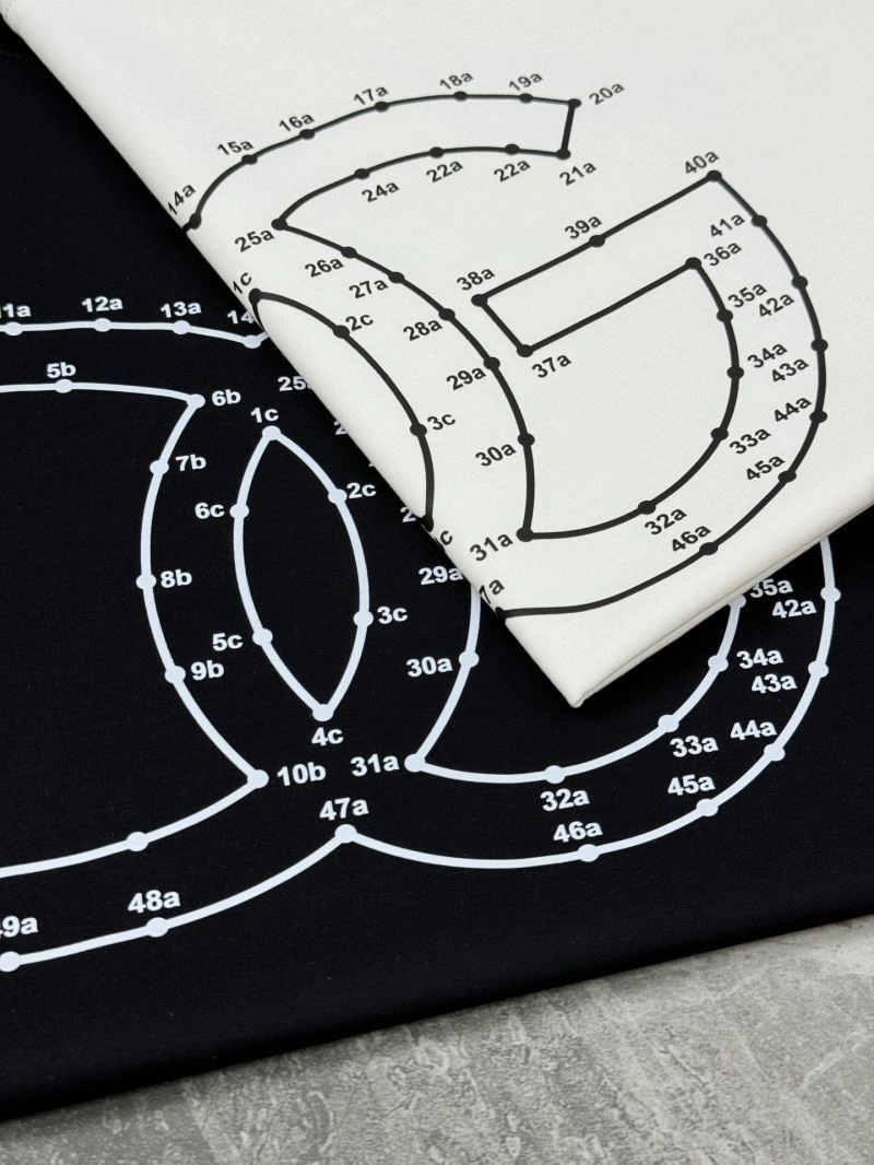 Effortless Dolce Gabbana T-Shirts 119608