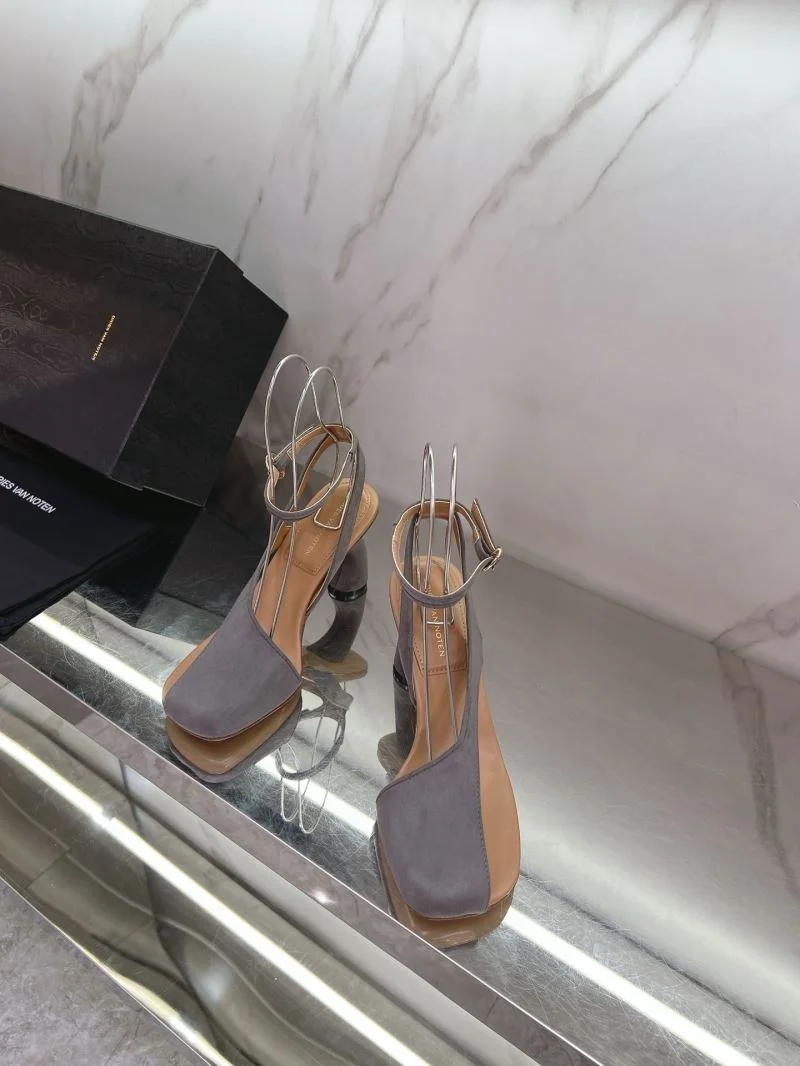 Contemporary Dries Van Noten Sandals 8156