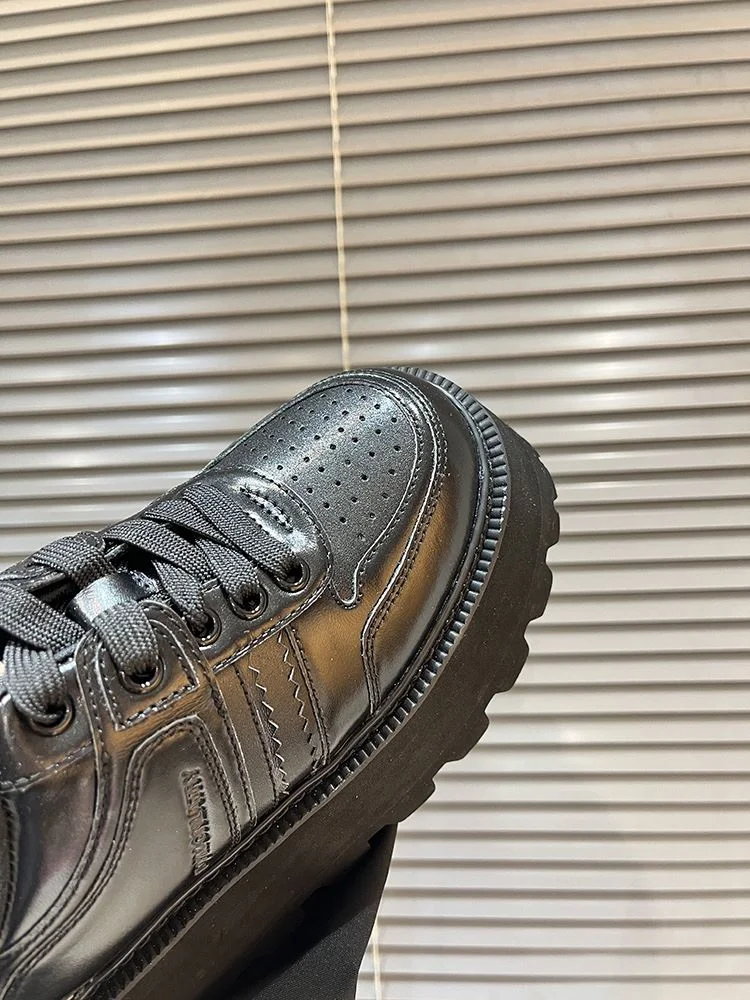 SportInspired Dymonlatry Shoes 8187