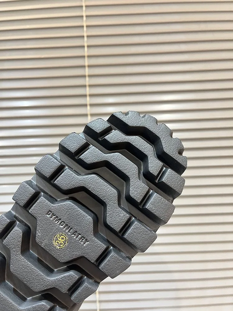 SportInspired Dymonlatry Shoes 8187