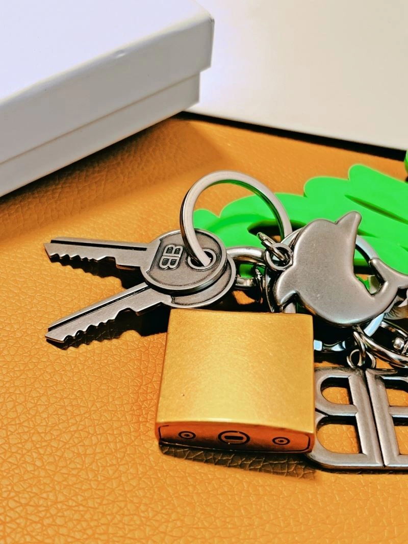 Contemporary GoldenBalenciaga Keychain - Luxury Accessory 70130