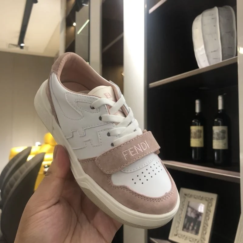 Casual FENDI SHOES 29781