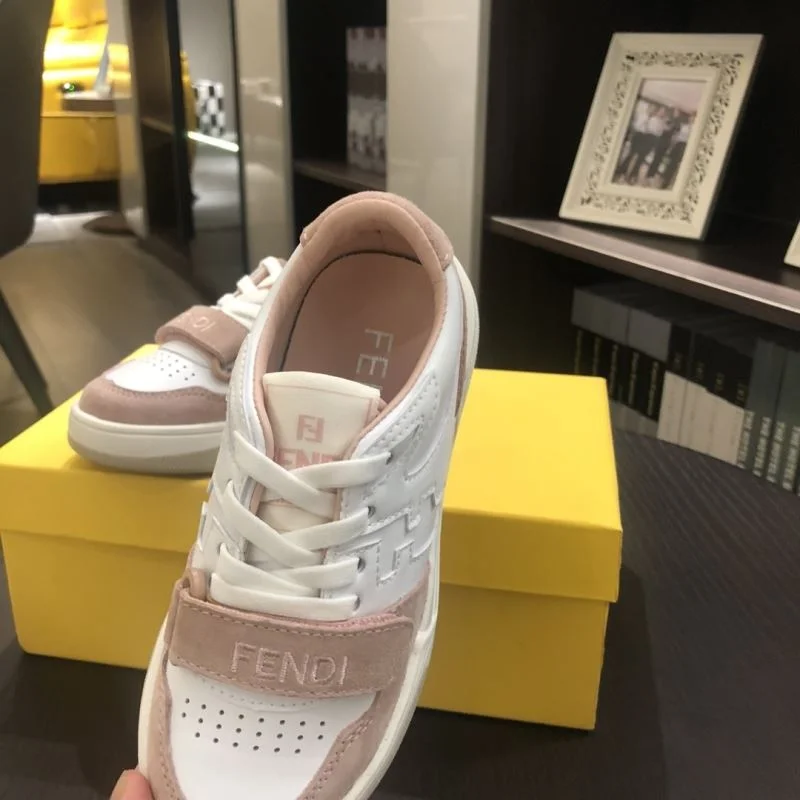 Casual FENDI SHOES 29781