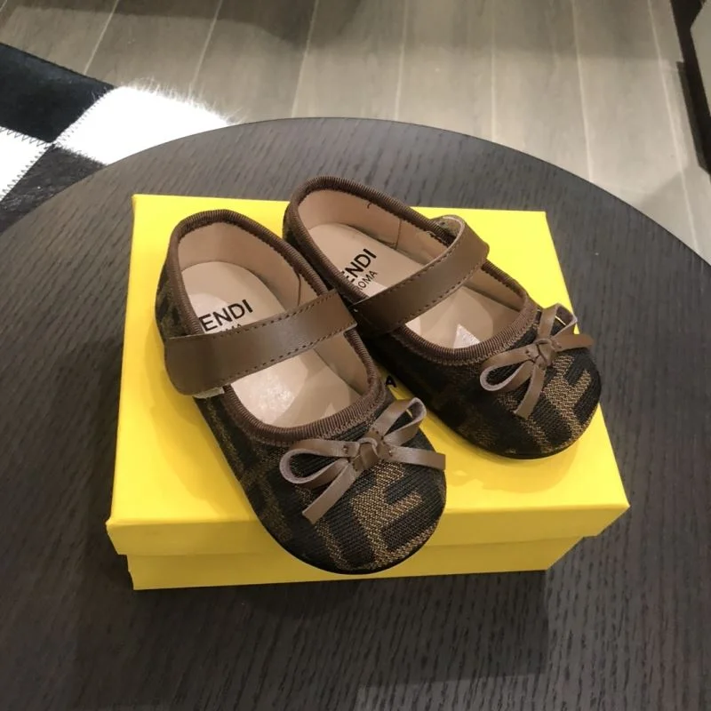 Snug FENDI SHOES 29749