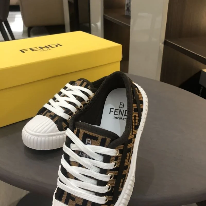 FENDI SHOES Bold 30210