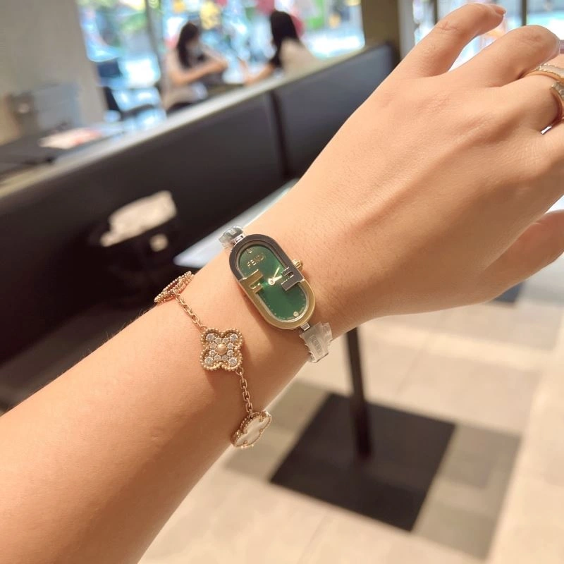 UrbanStyle FENDI Watches 182174