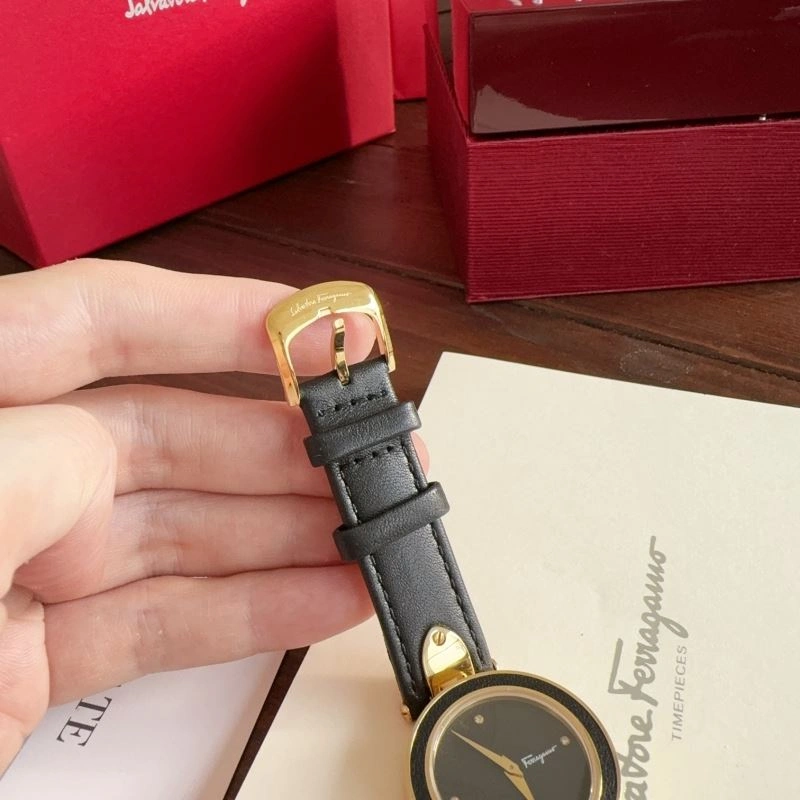 TimelessDesign FERRAGAMO Watches 182322