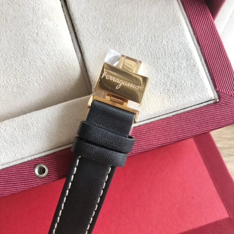 Chic FERRAGAMO Watches 182310
