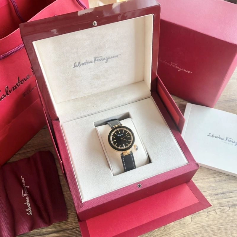 Chic FERRAGAMO Watches 182310