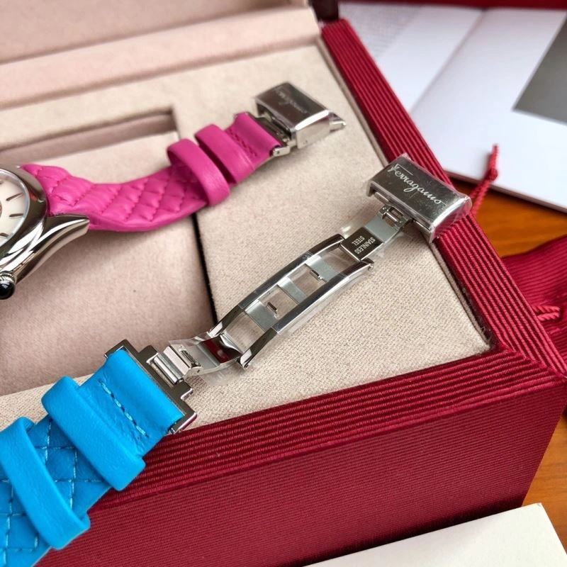 FERRAGAMO Watches ZipUp 182307