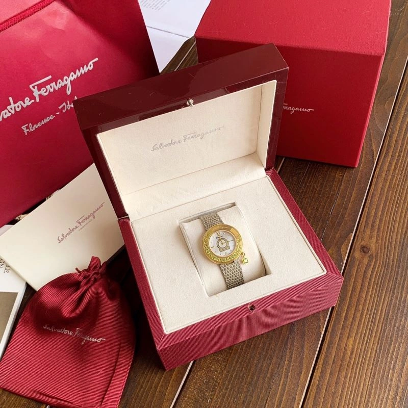 Youthful FERRAGAMO Watches 182306
