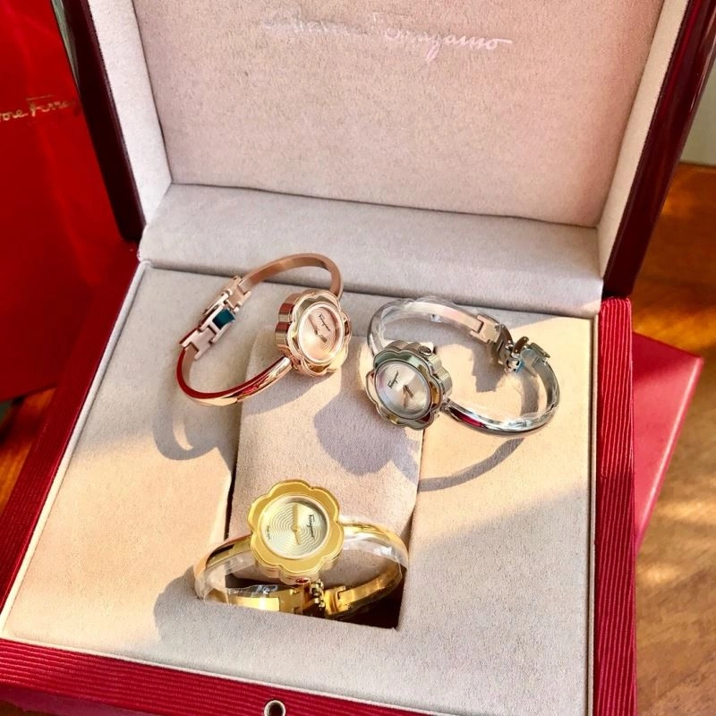 Cozy FERRAGAMO Watches 182302