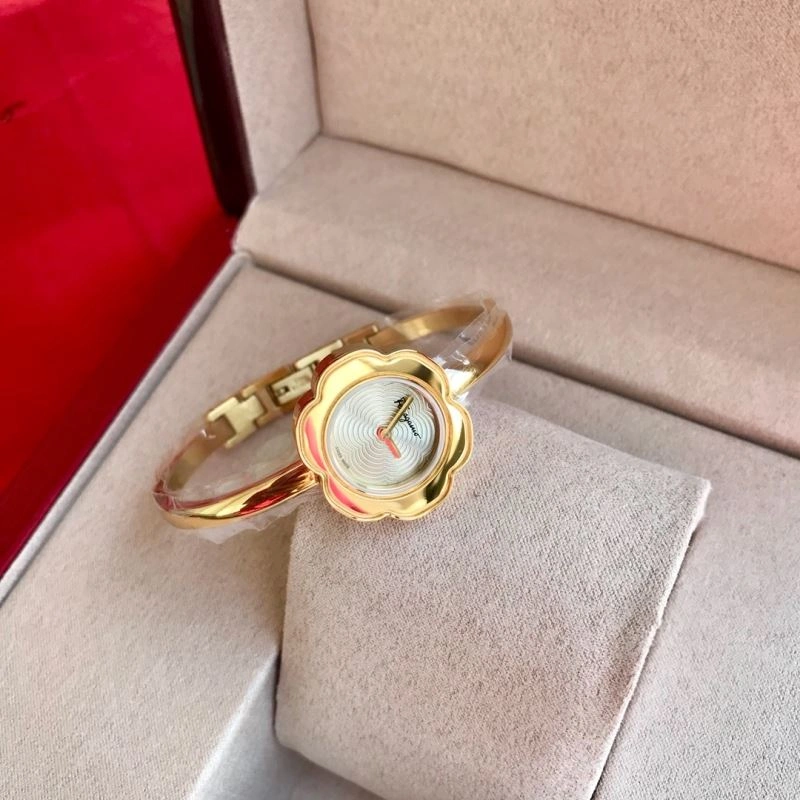 Cozy FERRAGAMO Watches 182302