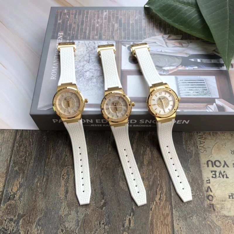 Versatile FERRAGAMO Watches 182290