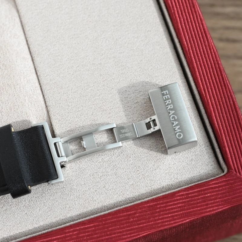 FERRAGAMO Watches Versatile 182292