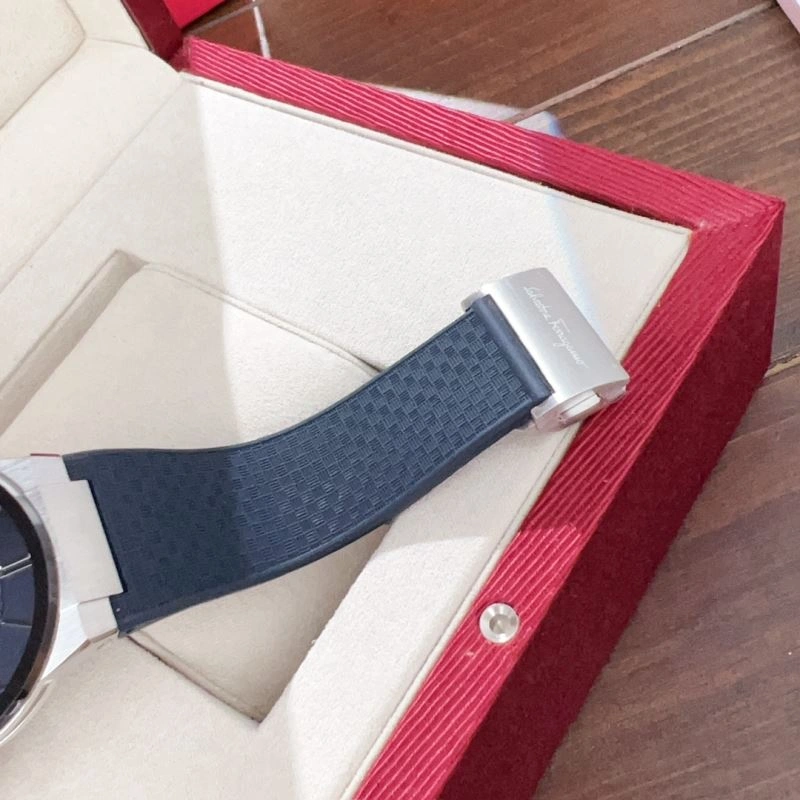 Practical FERRAGAMO Watches 182271