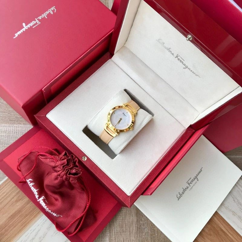 OnTrend FERRAGAMO Watches 182261
