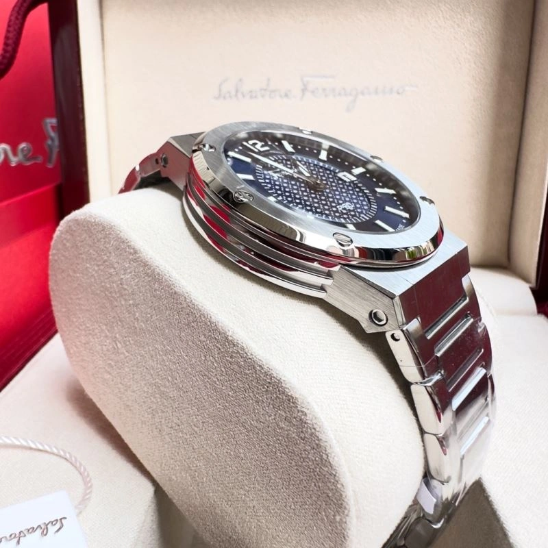 FERRAGAMO Watches Vibrant 182249
