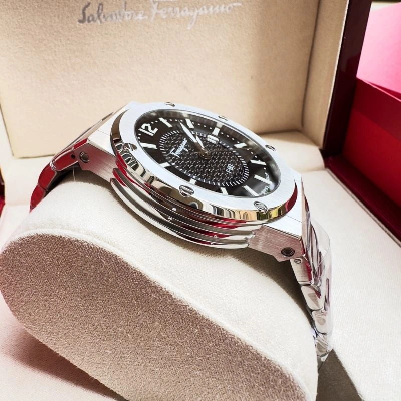 FERRAGAMO Watches Unique 182242