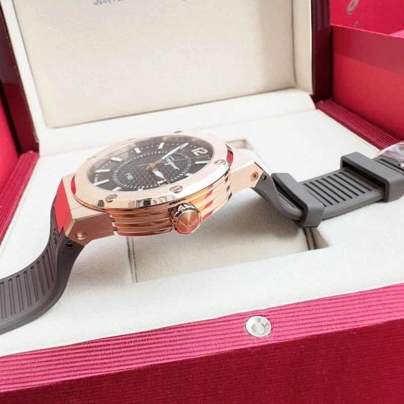 Durable FERRAGAMO Watches 182239