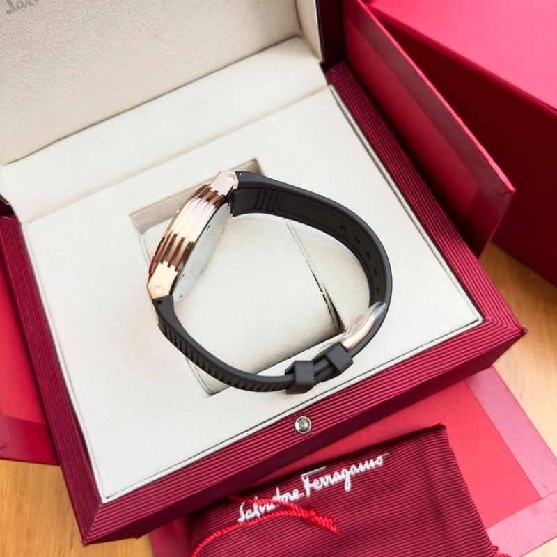 Durable FERRAGAMO Watches 182239