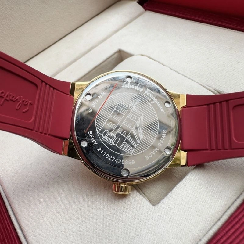 FERRAGAMO Watches Sleek 182236