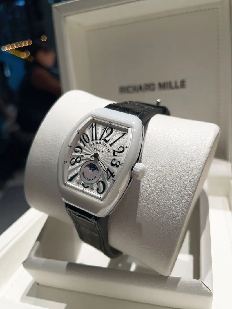 Versatile FRANCK MULLER Watches 182392