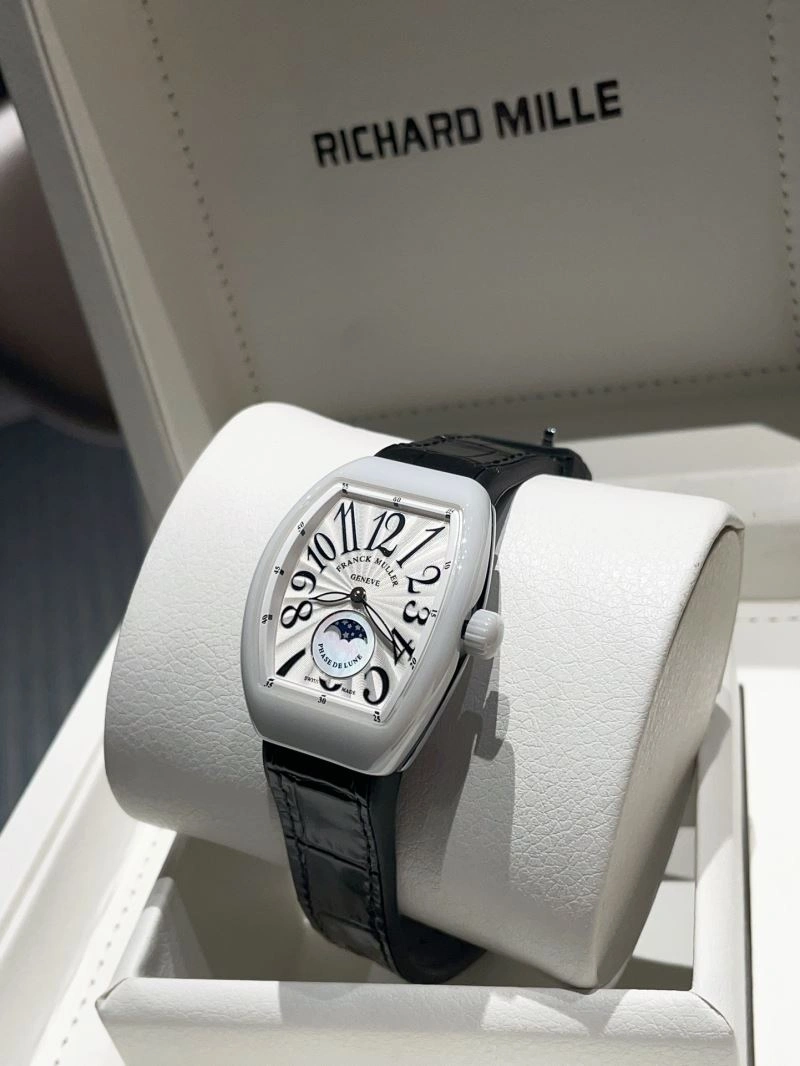 Versatile FRANCK MULLER Watches 182392