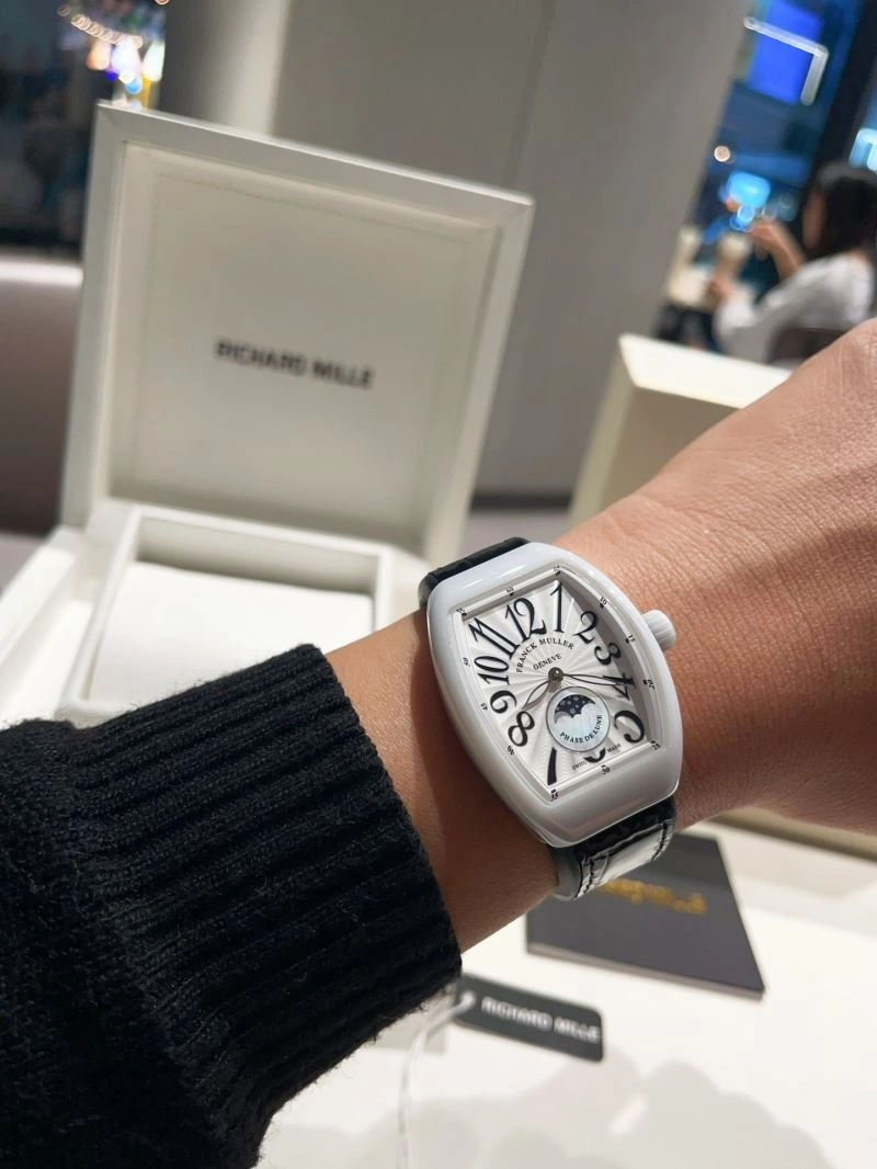 Versatile FRANCK MULLER Watches 182392