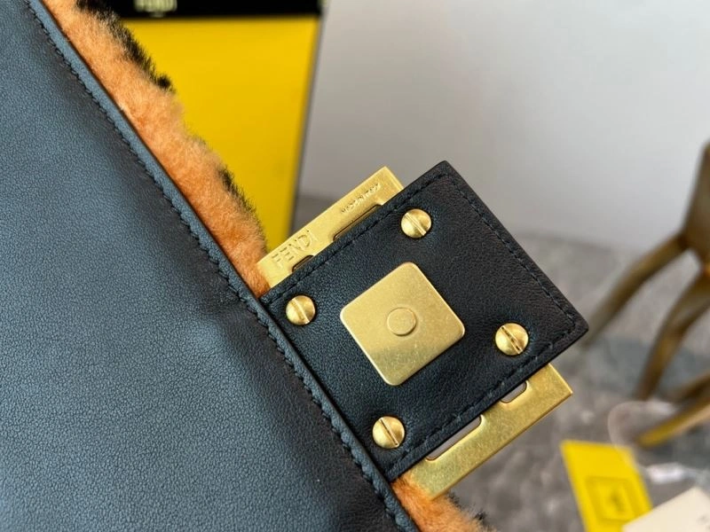 Unique Fendi Baguette Bags 78310
