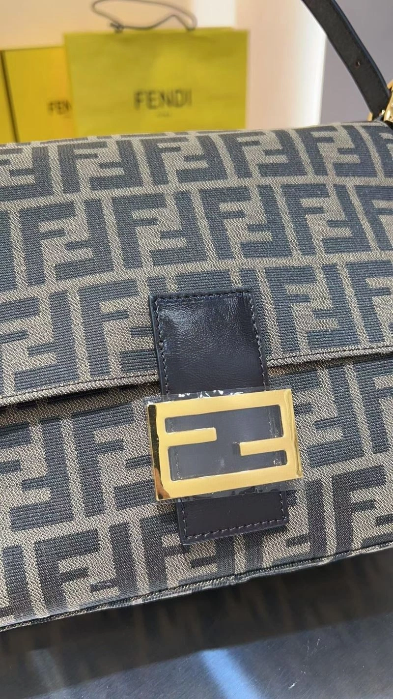 Fendi Baguette Bags Attractive 73022