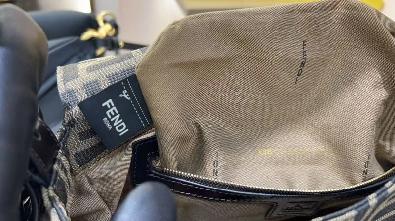 Fendi Baguette Bags Attractive 73022