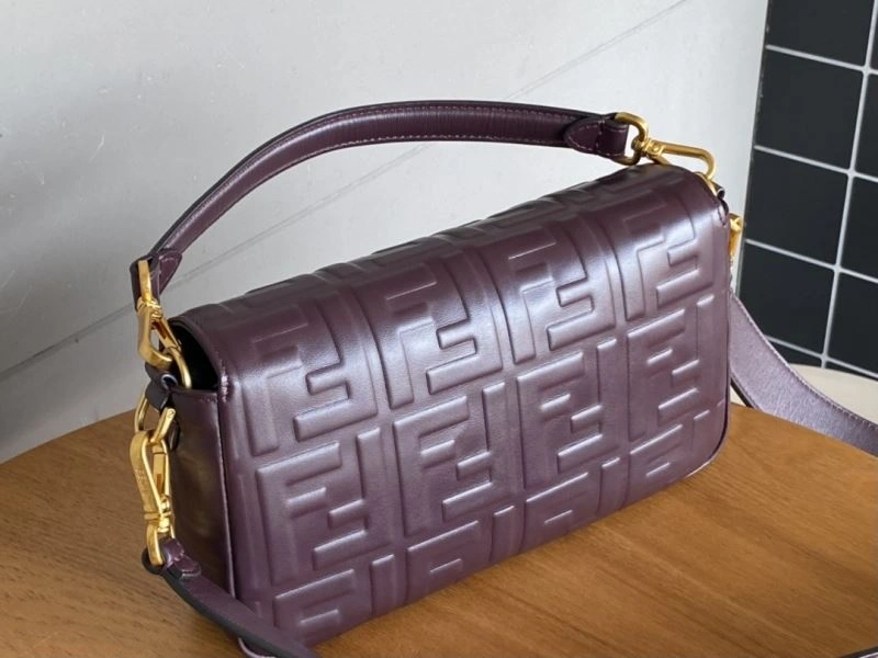 Snug Fendi Baguette Bags 73001