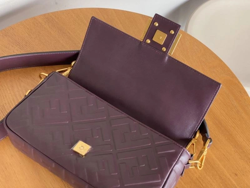 Snug Fendi Baguette Bags 73001