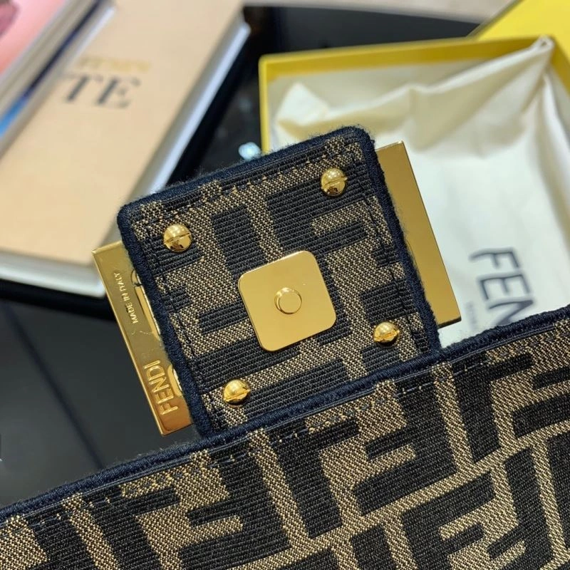 Fendi Baguette Bags MultiPurpose 72989