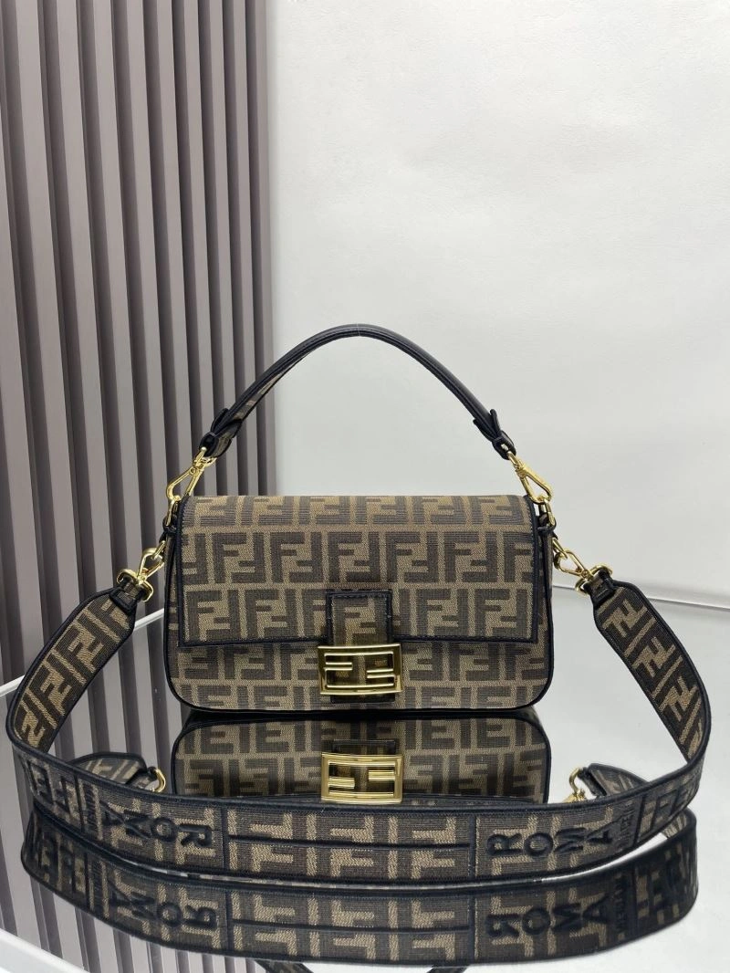 Fendi Baguette Bags Comfortable 72995
