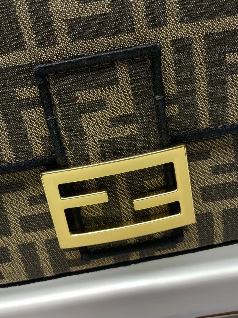 Fendi Baguette Bags Comfortable 72995
