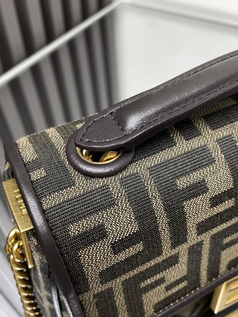 Fendi Baguette Bags Attractive 37714