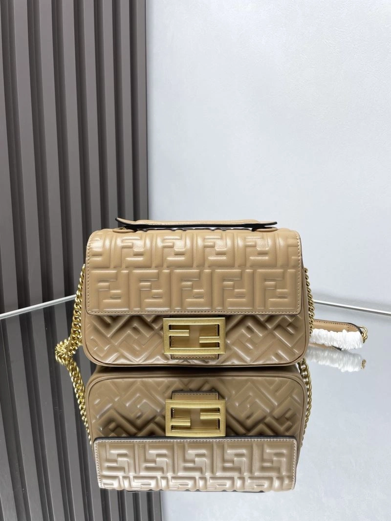 UrbanChic Fendi Baguette Bags 72985